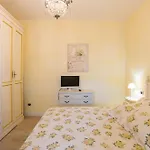 Guesthost - Romantic In Near Bellagio *