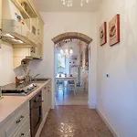 Guesthost - Romantic In Near Bellagio Appartement
